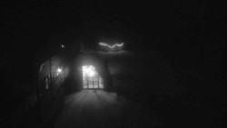 Parkoviště a hlavní vchod