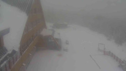 Parkoviště a hlavní vchod