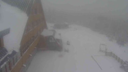 Parkoviště a hlavní vchod