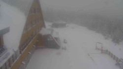 Parkoviště a hlavní vchod