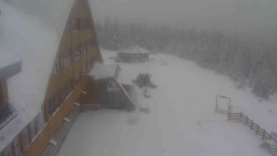 Parkoviště a hlavní vchod