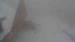 Parkoviště a hlavní vchod