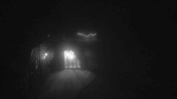 Parkoviště a hlavní vchod