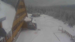 Parkoviště a hlavní vchod