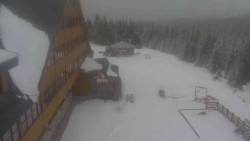 Parkoviště a hlavní vchod