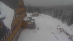 Parkoviště a hlavní vchod