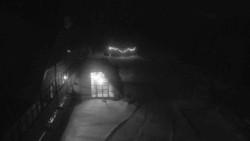 Parkoviště a hlavní vchod