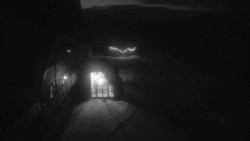 Parkoviště a hlavní vchod