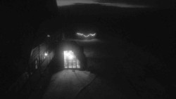 Parkoviště a hlavní vchod