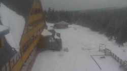 Parkoviště a hlavní vchod