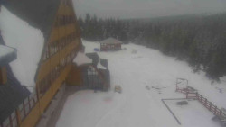 Parkoviště a hlavní vchod