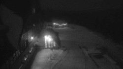 Parkoviště a hlavní vchod