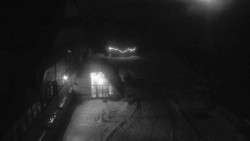 Parkoviště a hlavní vchod