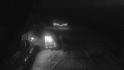 Parkoviště a hlavní vchod