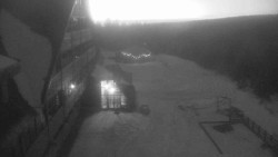 Parkoviště a hlavní vchod