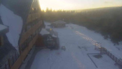 Parkoviště a hlavní vchod