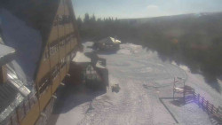 Parkoviště a hlavní vchod