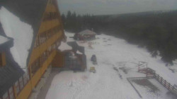 Parkoviště a hlavní vchod