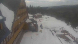 Parkoviště a hlavní vchod