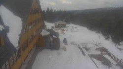 Parkoviště a hlavní vchod