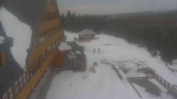 Parkoviště a hlavní vchod