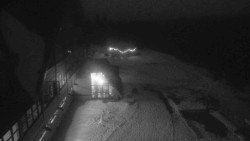 Parkoviště a hlavní vchod