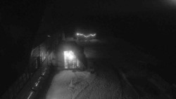 Parkoviště a hlavní vchod