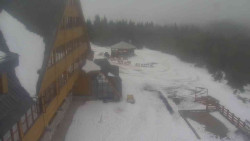 Parkoviště a hlavní vchod