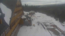 Parkoviště a hlavní vchod