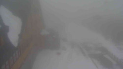 Parkoviště a hlavní vchod