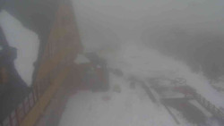 Parkoviště a hlavní vchod