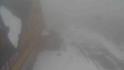 Parkoviště a hlavní vchod