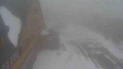 Parkoviště a hlavní vchod