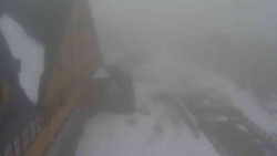 Parkoviště a hlavní vchod