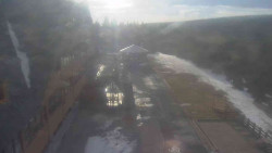 Parkoviště a hlavní vchod