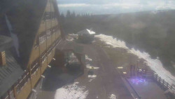 Parkoviště a hlavní vchod