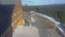 Parkoviště a hlavní vchod