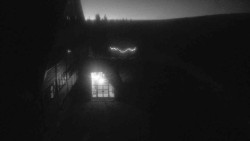 Parkoviště a hlavní vchod