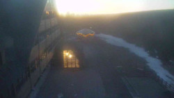 Parkoviště a hlavní vchod