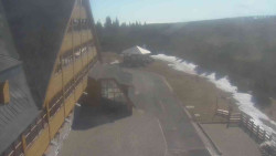 Parkoviště a hlavní vchod