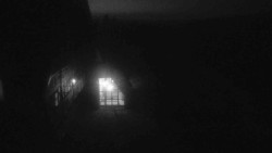 Parkoviště a hlavní vchod