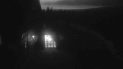 Parkoviště a hlavní vchod