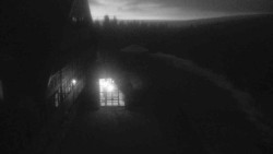 Parkoviště a hlavní vchod