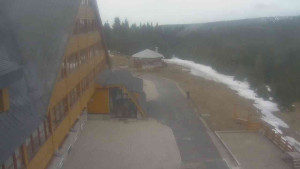 Sporthotel Kurzovní - Parkoviště a hlavní vchod - 10.4.2026 v 18:00 Sporthotel Kurzovní - Parkoviště a hlavní vchod - 10.4.2026 v 18:00