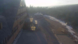 Parkoviště a hlavní vchod