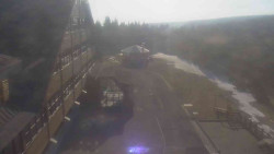 Parkoviště a hlavní vchod