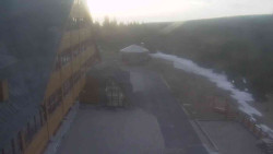 Parkoviště a hlavní vchod