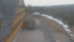 Parkoviště a hlavní vchod