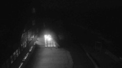 Parkoviště a hlavní vchod