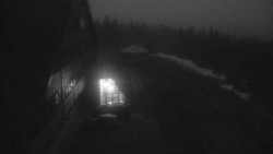 Parkoviště a hlavní vchod